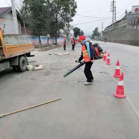 多措并举保春运   公路养护在行动