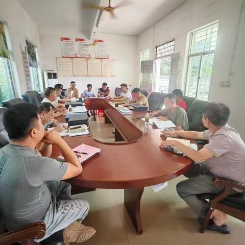炎炎夏日，杨梅村党支部和镇驻村工作队送清凉， 浓浓关怀暖人心。