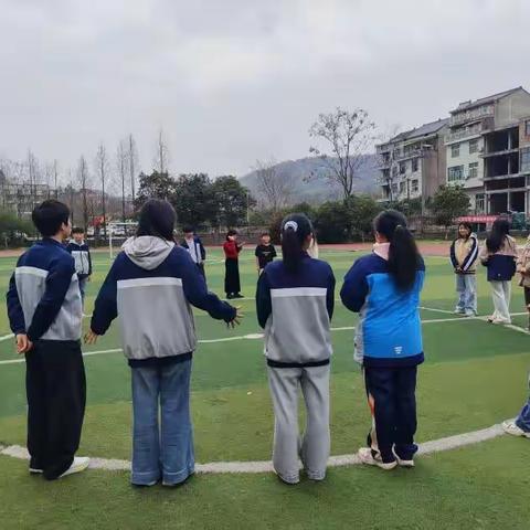 南屏中学“心向阳光，快乐同行”心理团体辅导活动