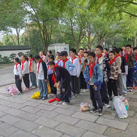 亲近自然，体验成长 ——红旗小学五（3）班龙泉公园 研学之旅