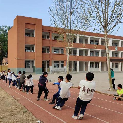 ￼精彩延时 乐趣无穷—新华民族小学北校课外活动丰富多彩