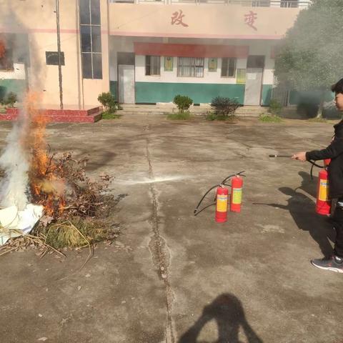 双港镇三汊小学 消防宣传活动