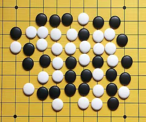 五子连珠  “奕棋”成长——张巴小学课后服务之五子棋社团