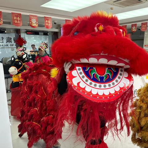 甘肃银行崇信支行开展“金蛇舞动闹元宵，锣鼓喧天庆佳节”主题活动