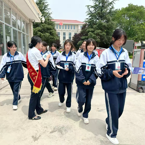甘肃银行崇信支行开展“青少年理性消费，守护权益防风险”主题宣传活动