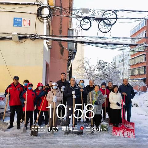 铜钟街道：“以雪为令，除雪护行”为居民出行保驾护航