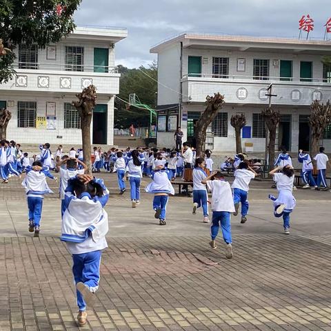 以“练”筑防，临“震”不慌——大安镇中心学校开展防震减灾演练活动