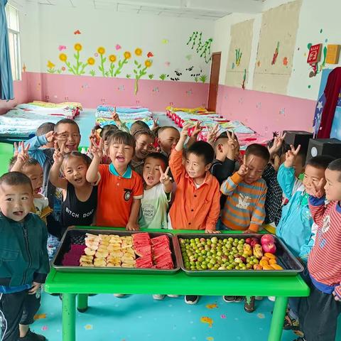 童趣幼儿园中班分享日主题活动