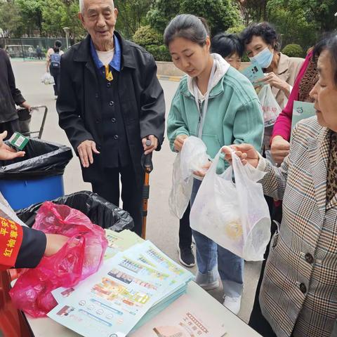 未央区未央宫街道在阳光台365社区开展“分类赋能，红蓝并行”垃圾分类主题实践活动