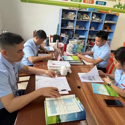 智慧共研，赋能成长——东英学校《放大与缩小》集体二次备课、上课、评课活动