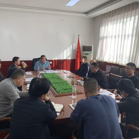 发改局党组理论学习中心组集中学习