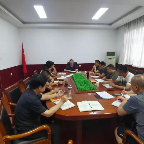 发改局党组理论学习中心组集中学习