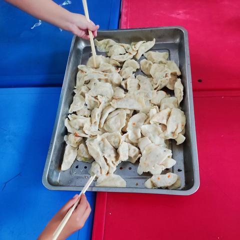 【第34期】﻿ ﻿自己动手  丰衣足食 北口学校包饺子劳动实践活动