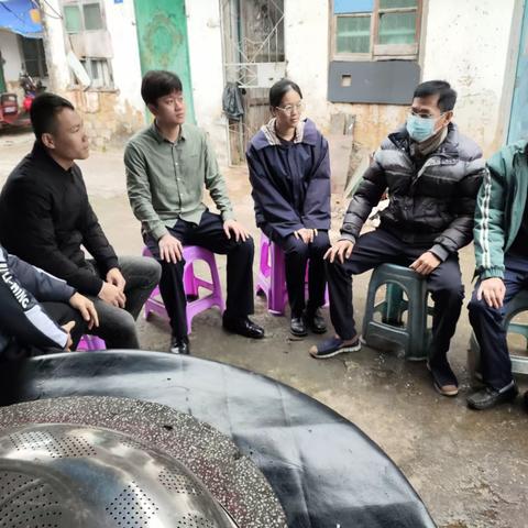 新春将至，岁寒情暖，县委政法委组织开展“平安关爱”行动