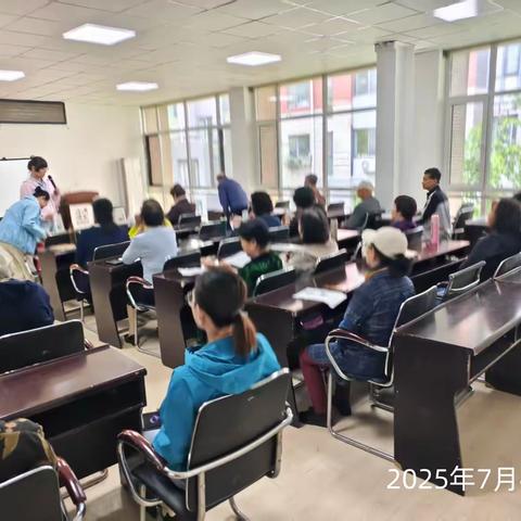 富城社区持续开展垃圾分类大讲堂