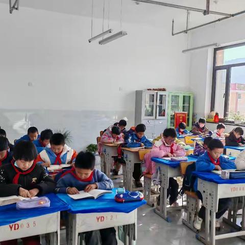 窑店小学二年级2班11月读书活动总结