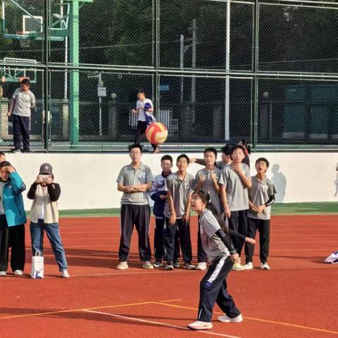 奋勇向前 梦在飞扬 —荆州市实验中学八（14）班排球赛的精彩瞬间