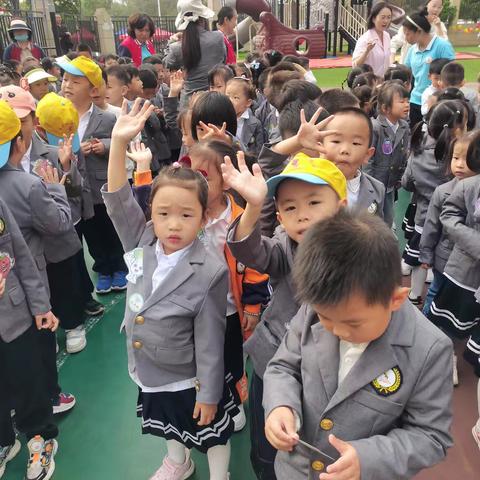 2024年童昕呦呦幼儿园“乐丰收，趣运动” 大一班秋季亲子运动会