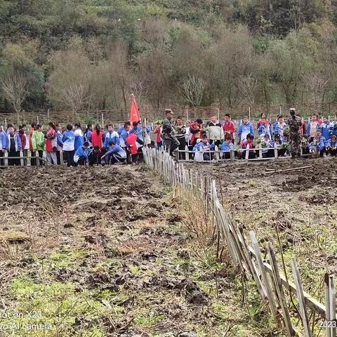 劳动体验生活    实践助力成长         ———水坪镇中心小学组织开展校外农垦基地实践活动侧记