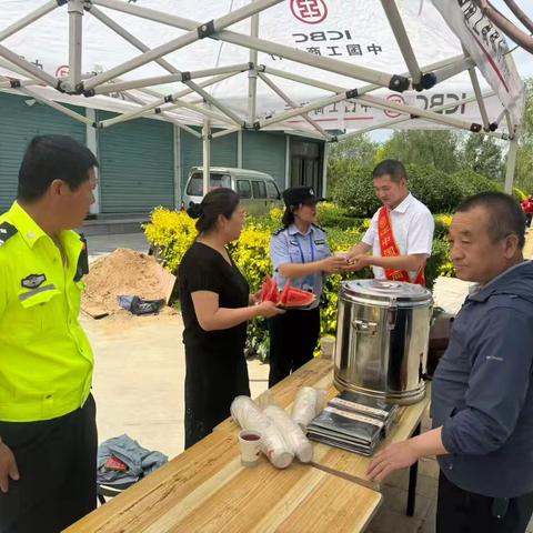 工商银行岢岚支行：助力高考，温情相伴
