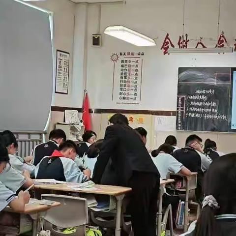 【华盛•教研】以研促教，共同成长—华盛初中部数学组教研活动