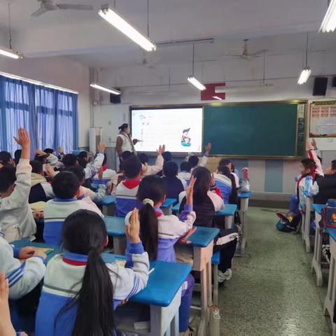 魅力家长进课堂 同心护航促成长——学步桥小学六年级组家长进课堂主题活动