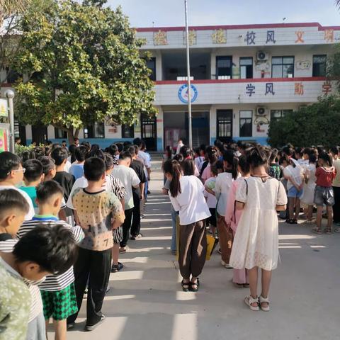 阳光心理  健康人生——周堂镇丁营小学升旗仪式