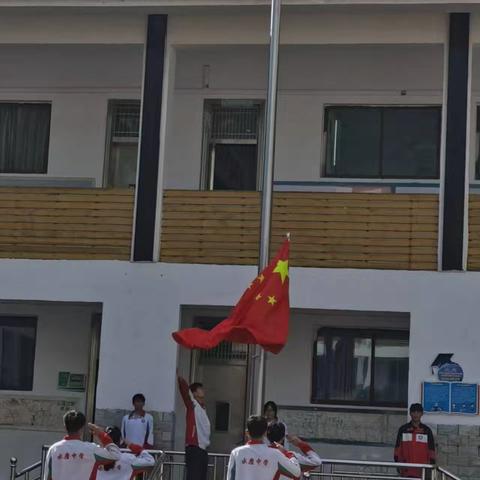 汶川县水磨中学校2025年秋季学期第二周告家长书