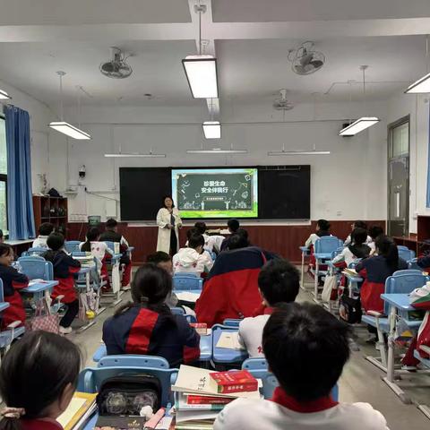 汶川县水磨中学校2025年秋季学期第十一周告家长书