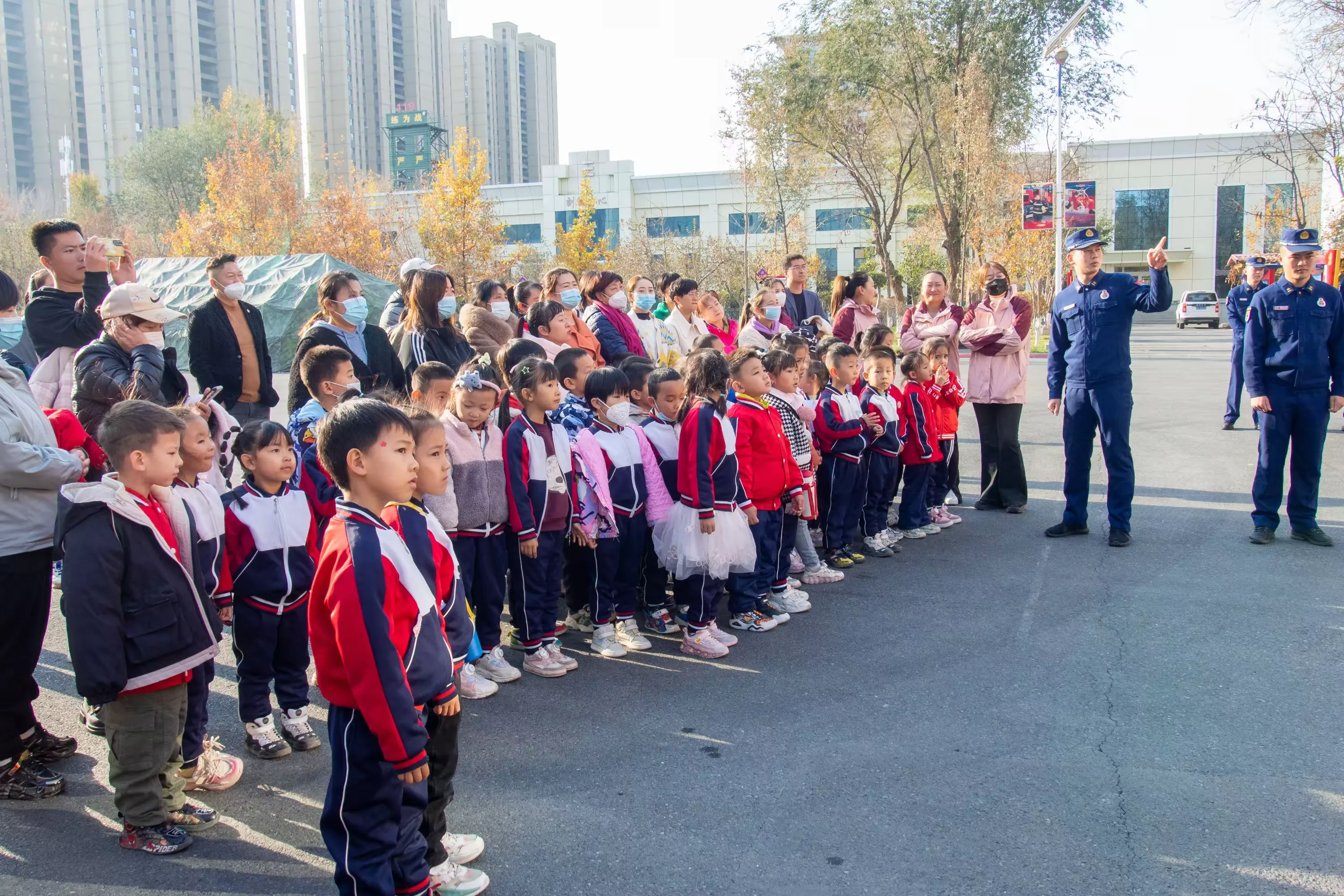 简篇-消防安全 携手“童”行——昌吉市第六幼儿园社会实践活动