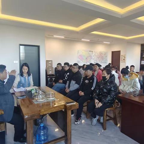 山西精一协餐饮管理公司召开员工大会