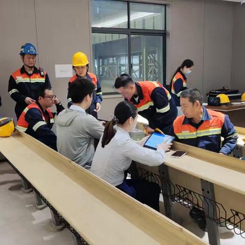 交通银行宁德分行走进青拓科技集团开展反洗钱宣传活动