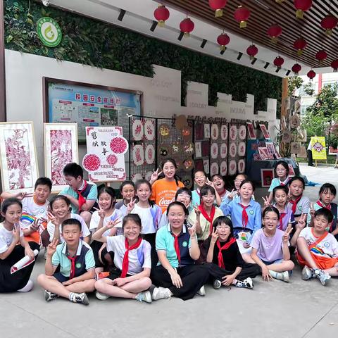 【实小·双减】心随剪动，妙纸生花——西安市高陵区第一实验小学剪纸社团展示