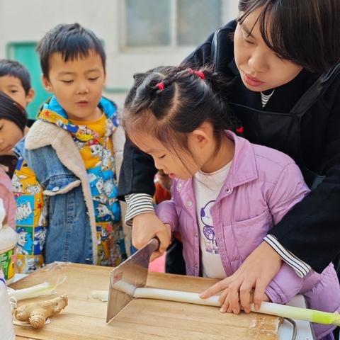 暖心大锅菜，感恩劳动情 ——重阳节主题活动
