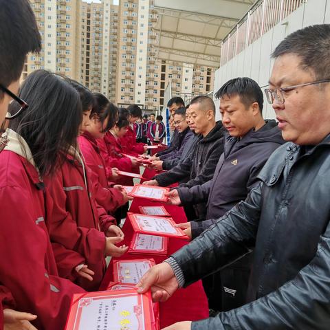 绥德高级中学高二年级期中考试表彰大会——见证努力与荣耀