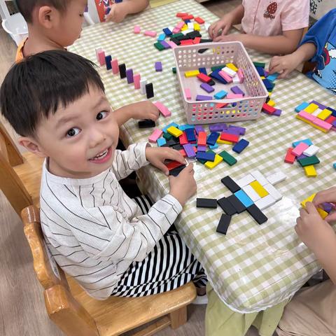 记录幼儿园快乐生活——海口市港湾幼儿园中一班生活记录