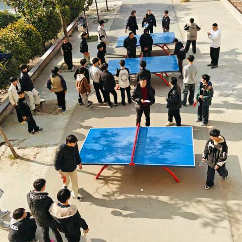 “方寸球台显身手 以球会友绽芳华 ” ﻿——华陂二中乒乓球圆满举行