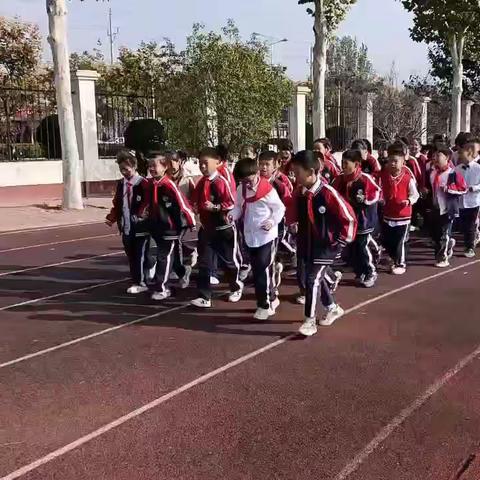 正是少年时 我们共成长——四三班