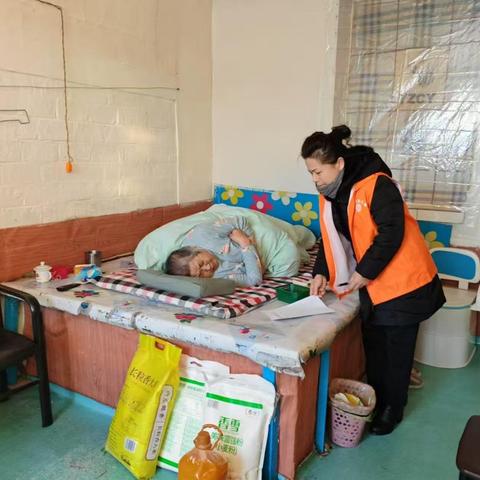 翠岗镇社工站开展“温暖新春送祝福”走访慰问活动