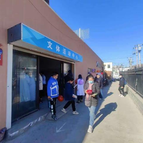 沁馨苑社区星火先锋“能人市集”为民服务在行动