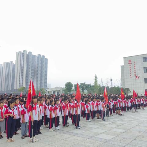 浸润数学文化   爱我非凡中国——鄢陵县海棠路小学开展国庆节数学综合实践活动