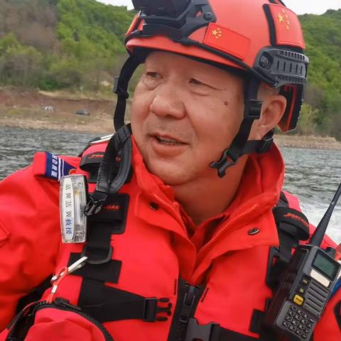 蓝翼应急救援队，连续2天野外生存及水，陆，空三项一体搜寻.搜救训练，圆满完成计划目标。 同时感谢队友们送温暖，食品，水，等物品。谢谢！