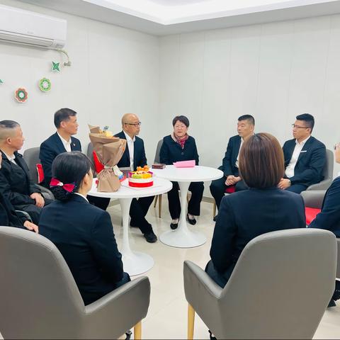 “莫道桑榆晚 为霞尚满天” 赭山支行举办退休职工欢送会