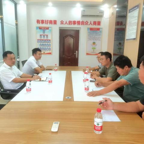 区委常委、政法委书记朱海亮到抱前村调研抓党建促乡村振兴工作情况