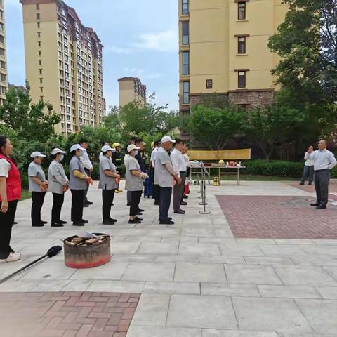 筑牢安全 “防火墙”—— 市中区兴隆街道兴润社区开展消防演练