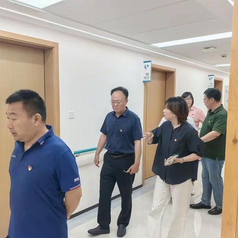 市中区兴隆街道兴润社区开展“党建领航践初心，医心为民护健康”联创共建及义诊活动