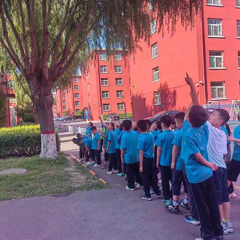 星光耀东方，携手赴新程 ——3年6班家校沟通