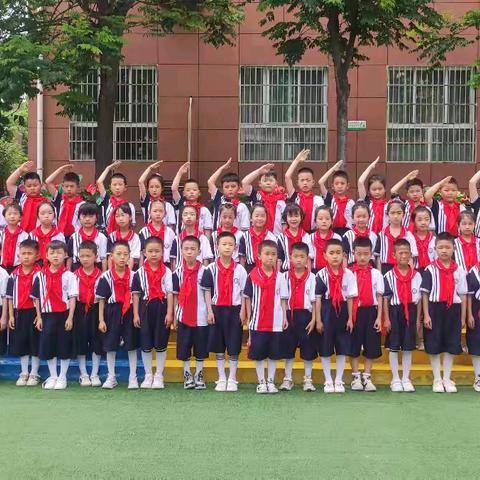 朝花如初阳   童心似洁冰——眉县第三小学一(1)班班级工作总结