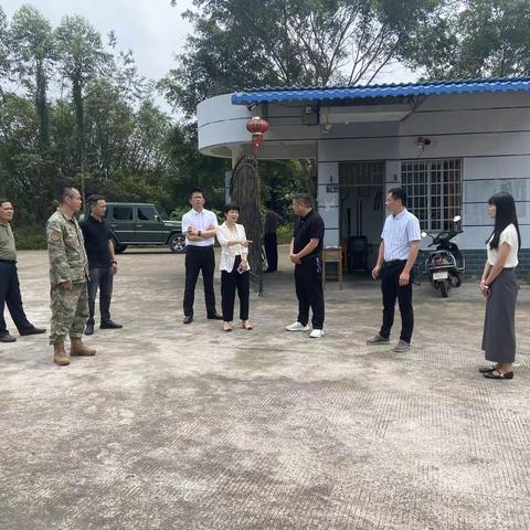 倾心教育   关注发展 ——平和县县委领导到五寨中心小学调研指导工作