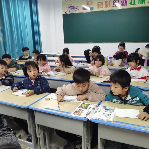 【鸬鹚乡杨湖小学】“绘彩童心、悦画童年”